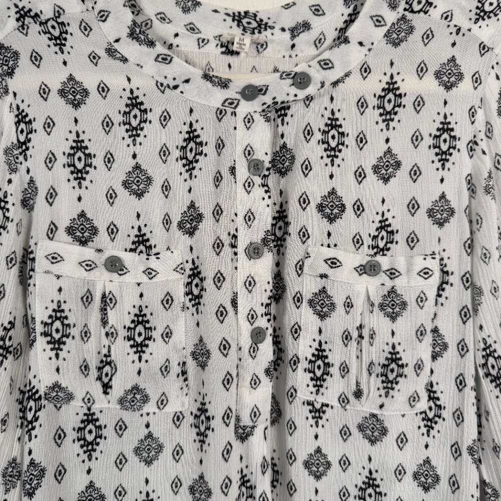 En Crème White Black Ikat Design Band Collar Hi-Low Hem Pocket Tunic Top Size M - Picture 3 of 10